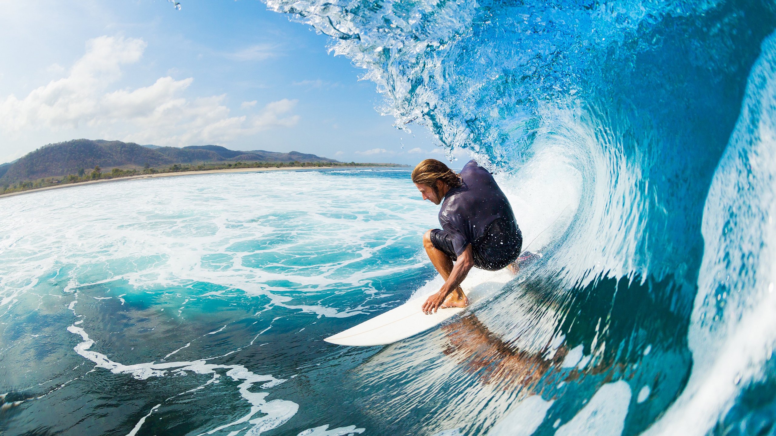 仰泳技术扎实摩纳哥持续领先，仰泳国际比赛视频